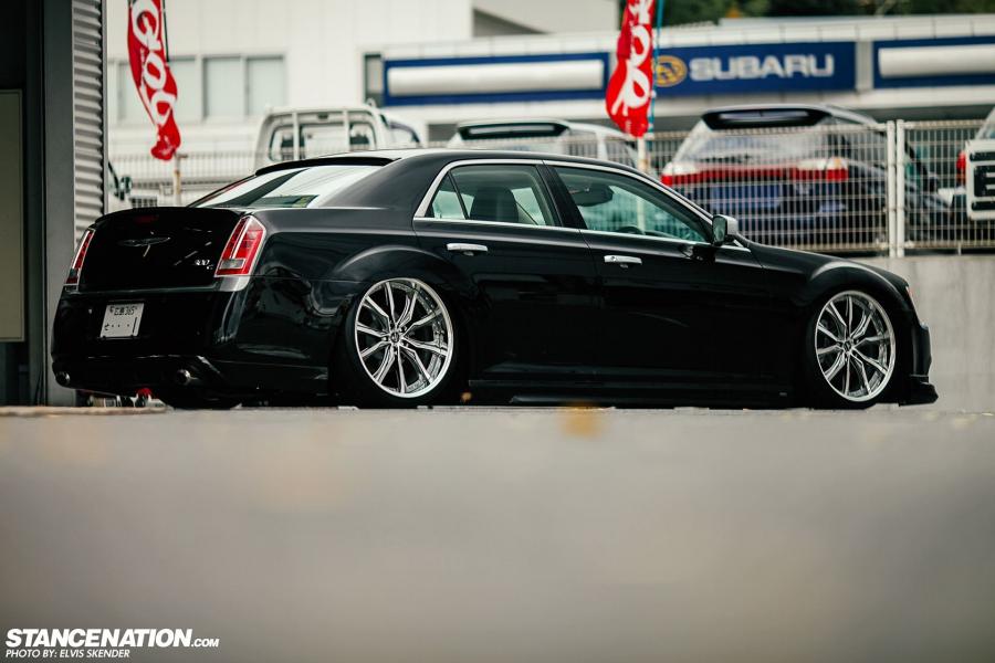  Chrysler 300C VIP Style by Aimga 2014 года  (фото 4 из 14)